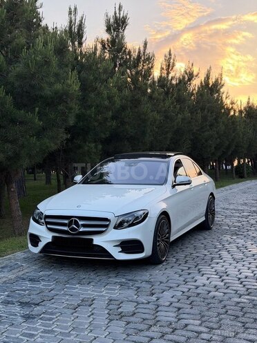 Mercedes E 200 d-3