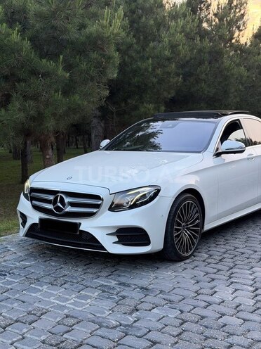 Mercedes E 200 d-5