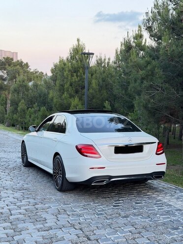 Mercedes E 200 d-8