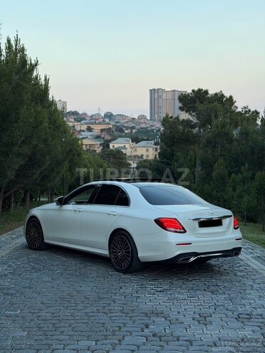 Mercedes E 200 d-6