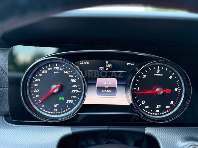 Mercedes E 200 d-13