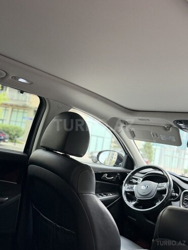 Kia Sorento-10
