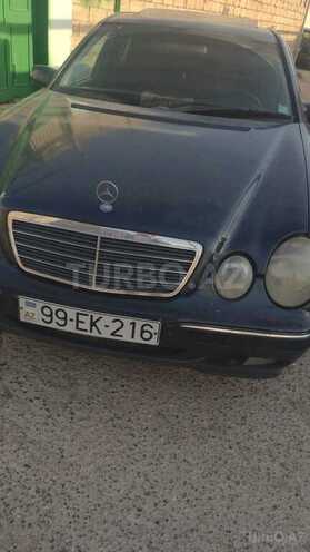 Mercedes E 270-6