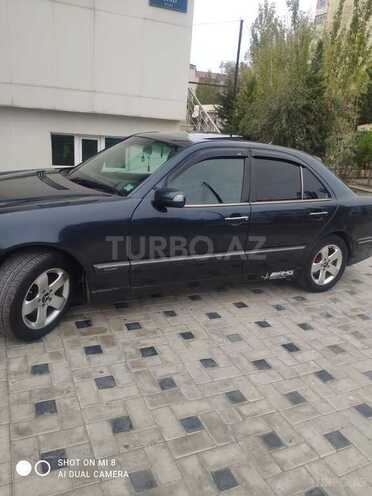 Mercedes E 270-8