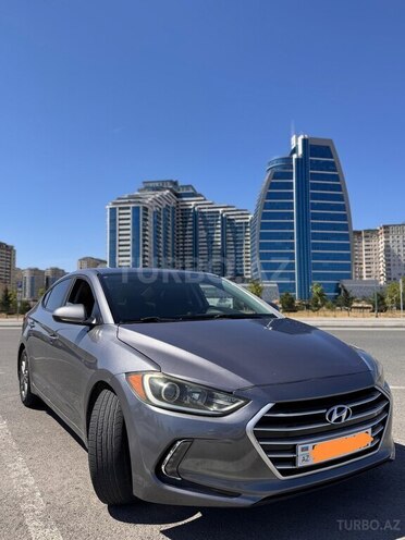 Hyundai Elantra-2