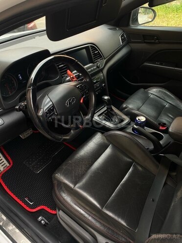 Hyundai Elantra-2