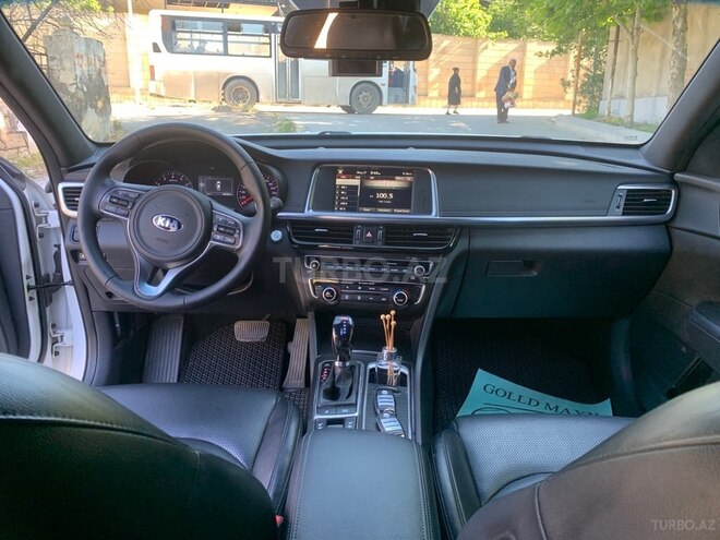 Kia K5-3