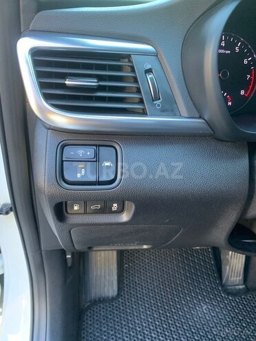 Kia K5-10