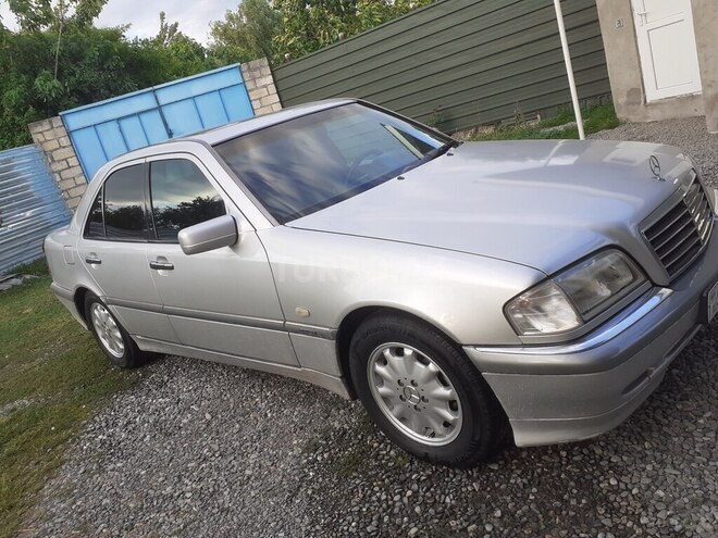 Mercedes C 240-12