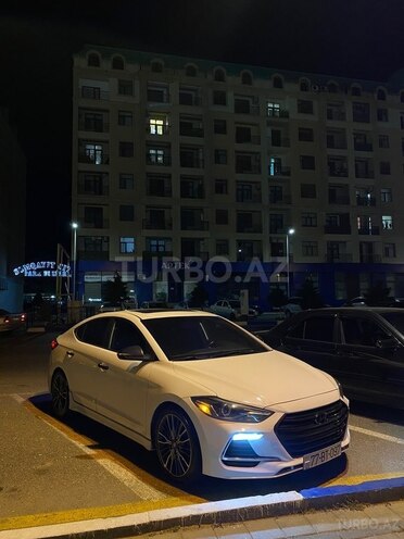 Hyundai Elantra-4