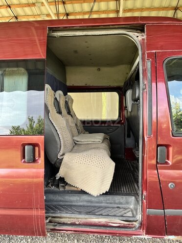 Ford Transit-10