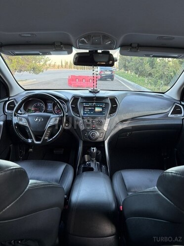 Hyundai Santa Fe-13
