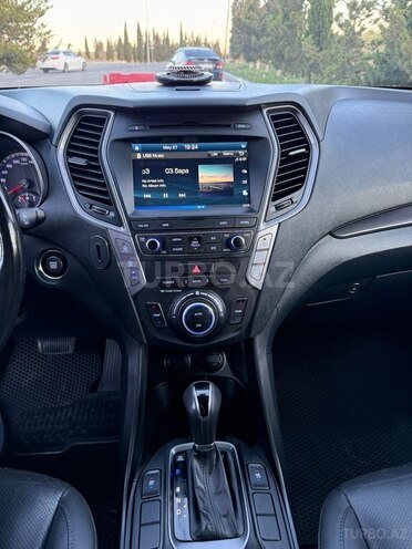 Hyundai Santa Fe-18