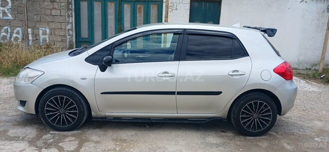 Toyota Auris-3