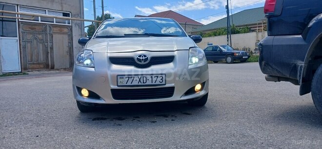Toyota Auris-1