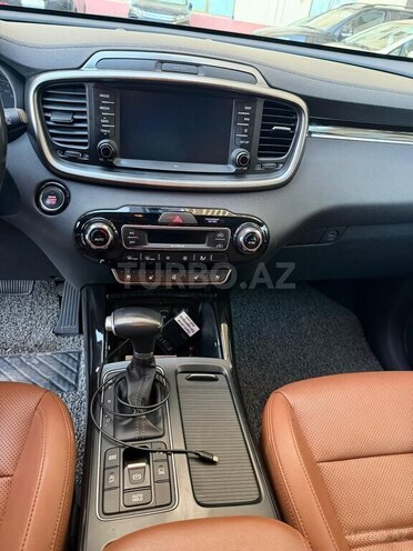 Kia Sorento-9