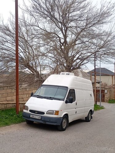Ford Transit-8