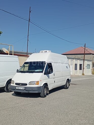 Ford Transit-11