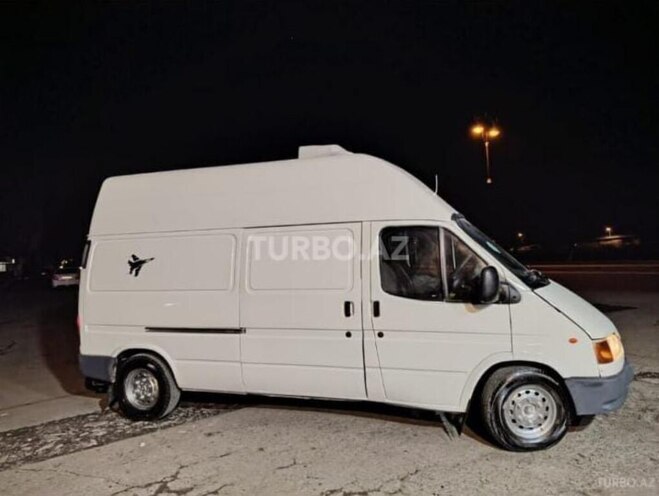 Ford Transit-10