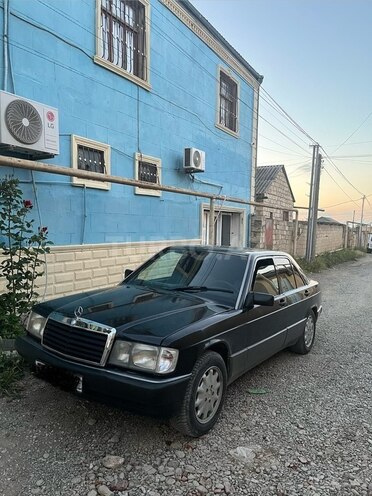 Mercedes 190-2