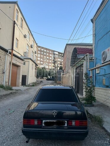 Mercedes 190-4