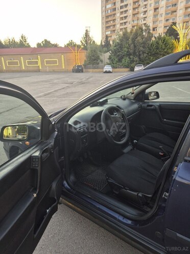 Opel Astra-10