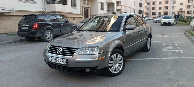 Volkswagen Passat-1