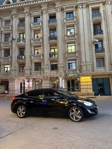 Hyundai Elantra-3