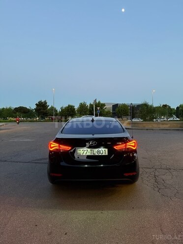 Hyundai Elantra-10
