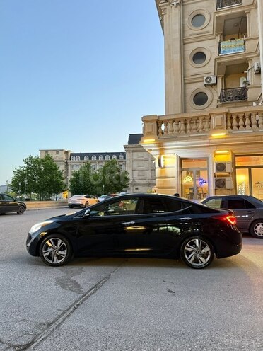 Hyundai Elantra-8