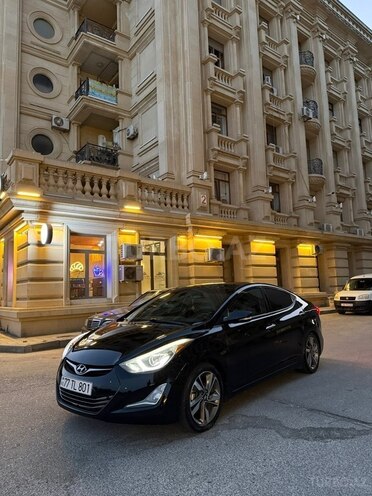 Hyundai Elantra-6