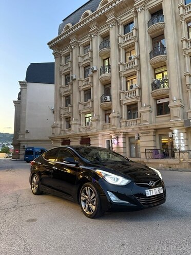 Hyundai Elantra-4