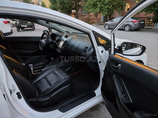 Kia Forte-13