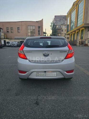 Hyundai Accent-2