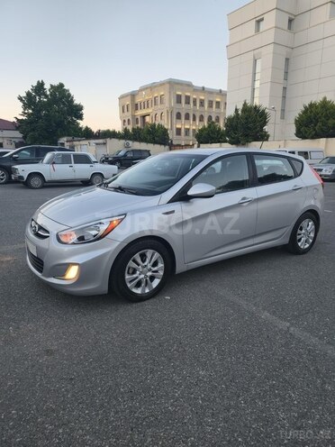 Hyundai Accent-4