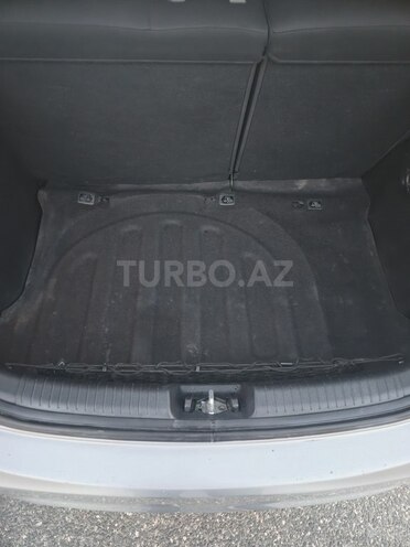 Hyundai Accent-5