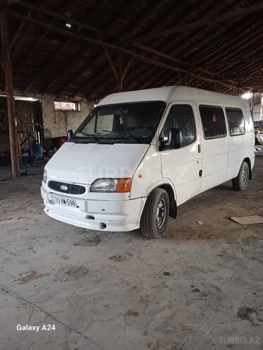 Ford Transit-3
