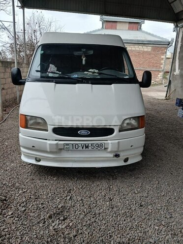 Ford Transit-1