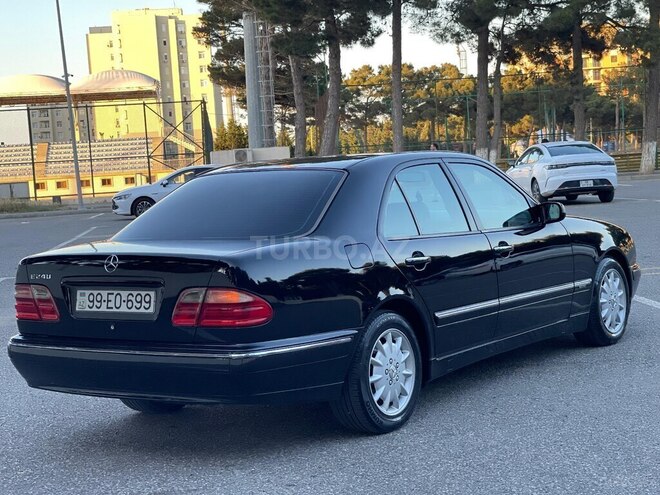 Mercedes E 240-7