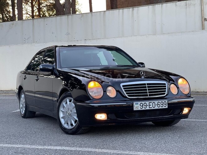 Mercedes E 240-13