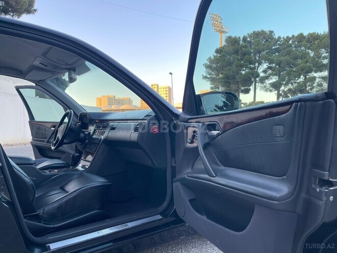 Mercedes E 240-18