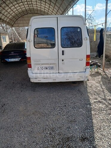 Ford Transit-5