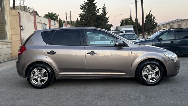 Kia Ceed-2