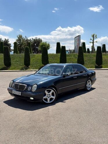 Mercedes E 220-1