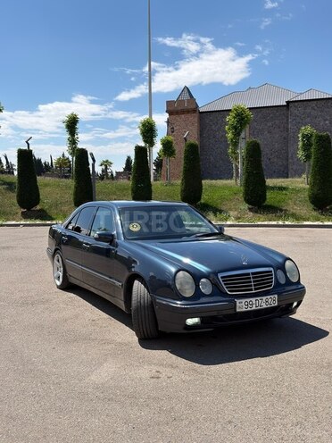 Mercedes E 220-3