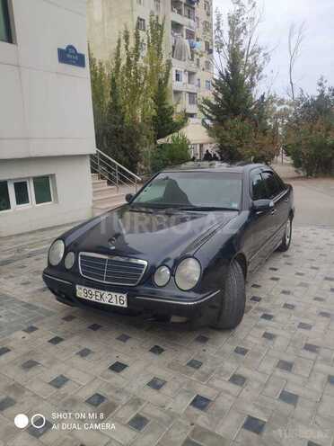 Mercedes E 270-1