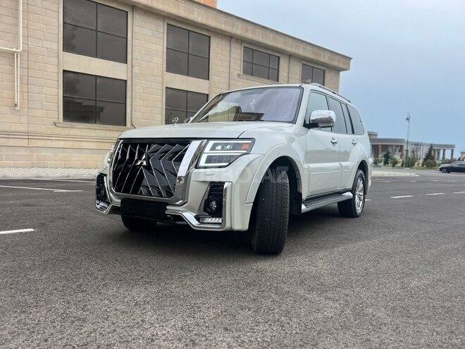 Mitsubishi Pajero-2
