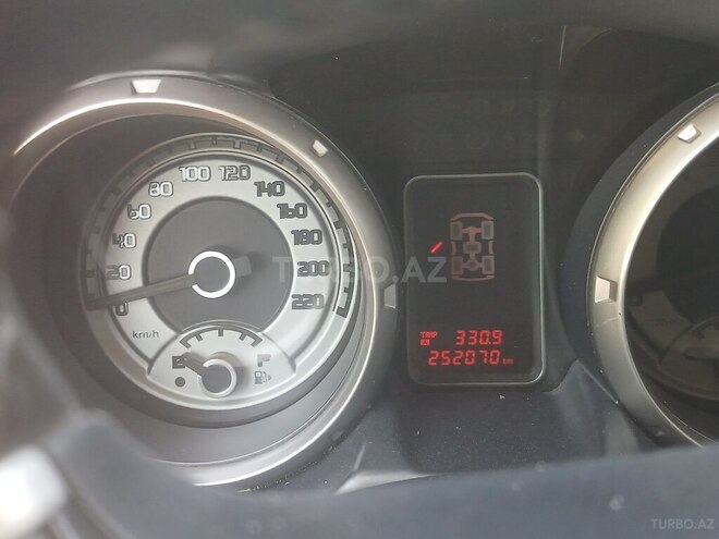 Mitsubishi Pajero-6