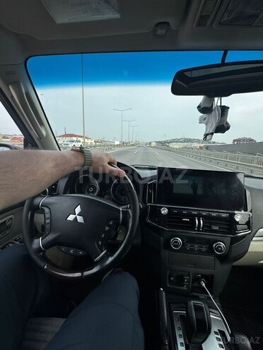 Mitsubishi Pajero-5