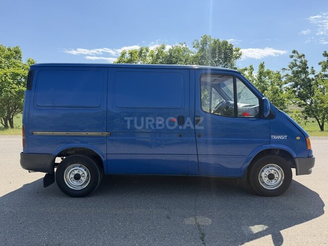 Ford Transit-6